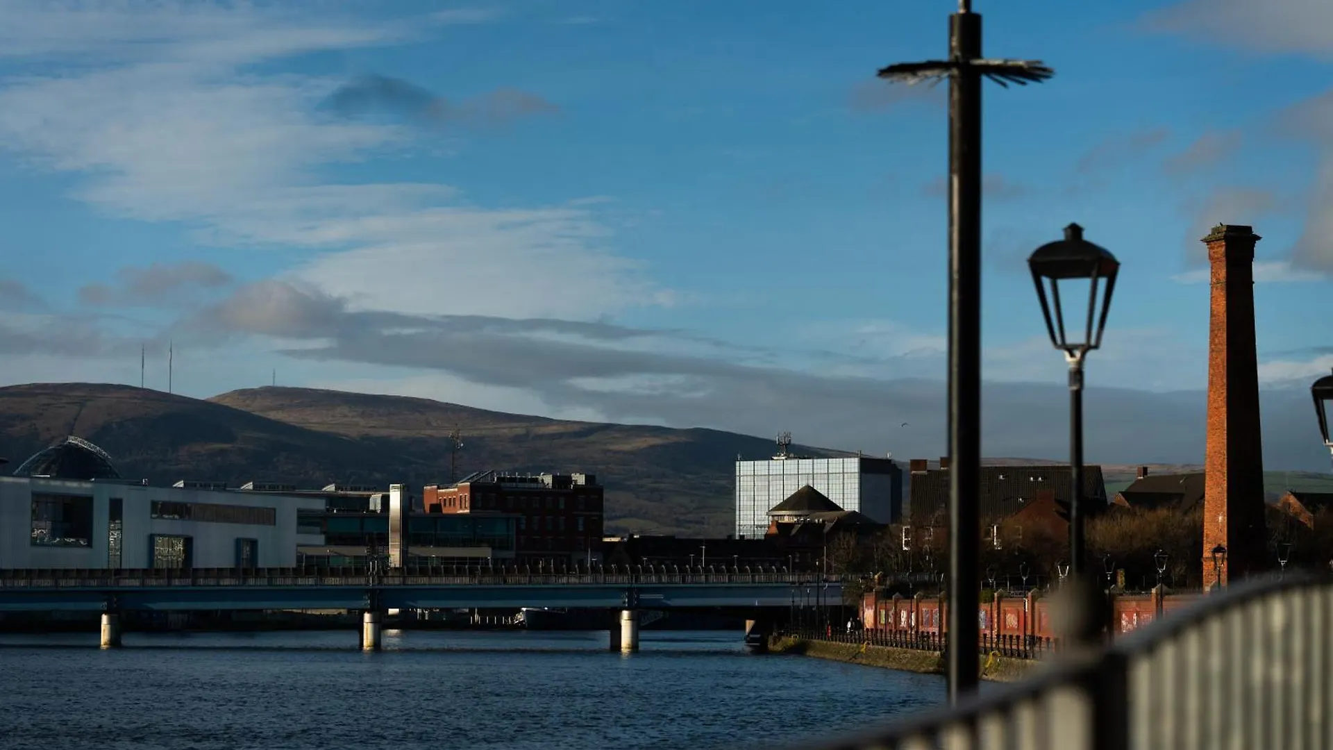 Apartment River Side Apartment, City Centre - Beautiful View And Free Parking! Belfast
